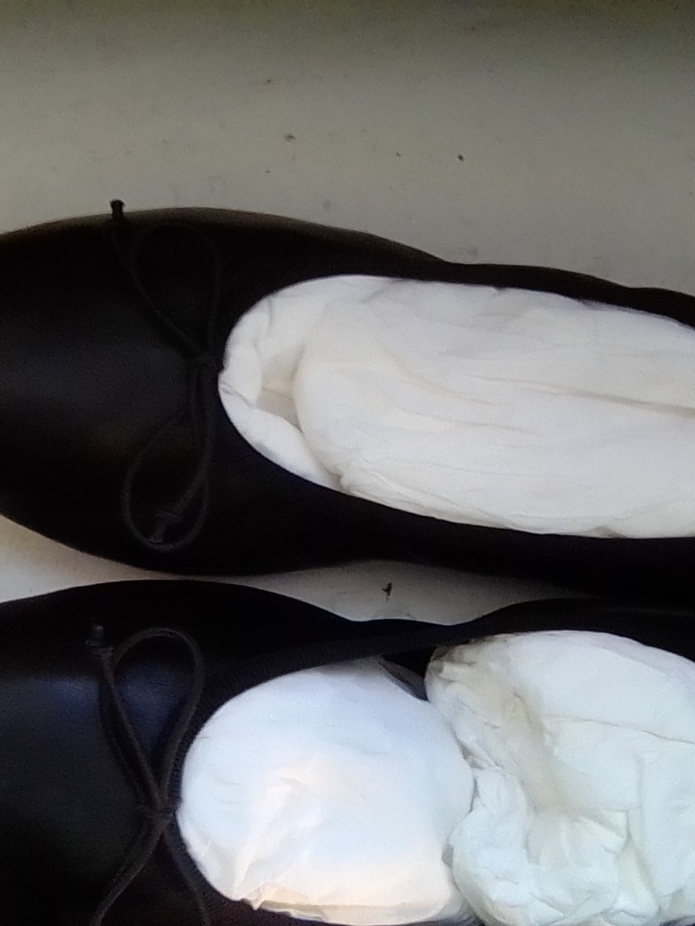 Black Ballet Flats with Bow NWT - Picture 3 of 8